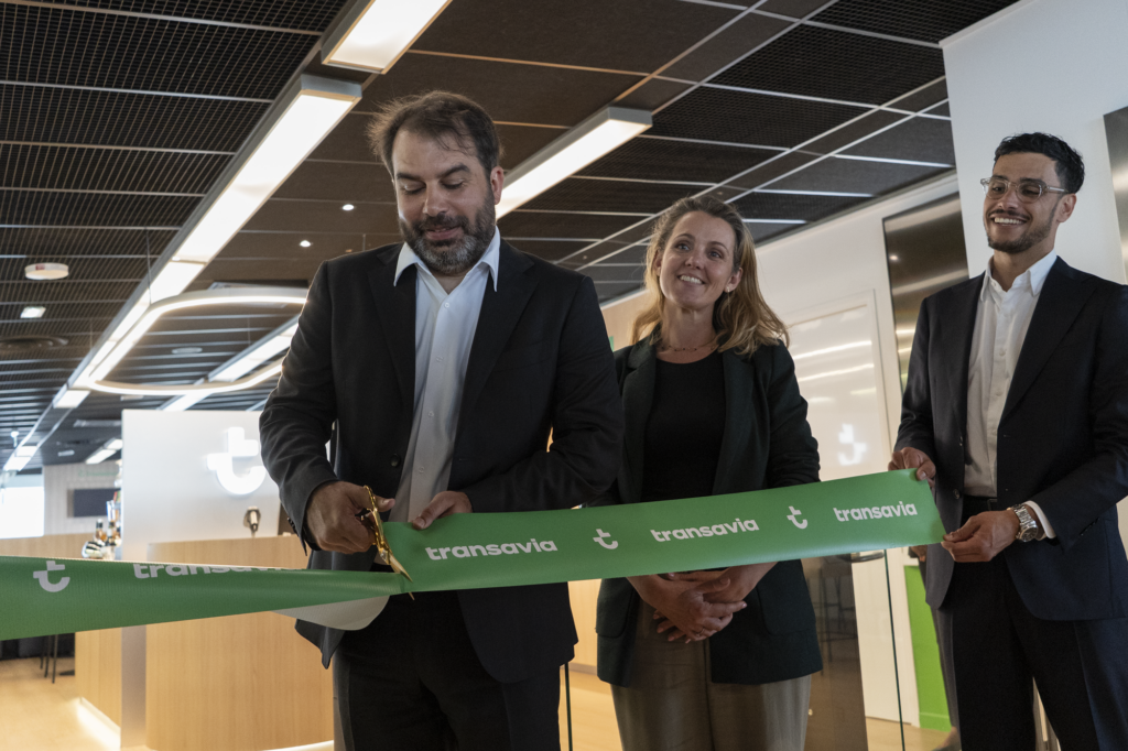 À Orly, Transavia inaugure son premier salon pour convaincre la clientèle d’Air France