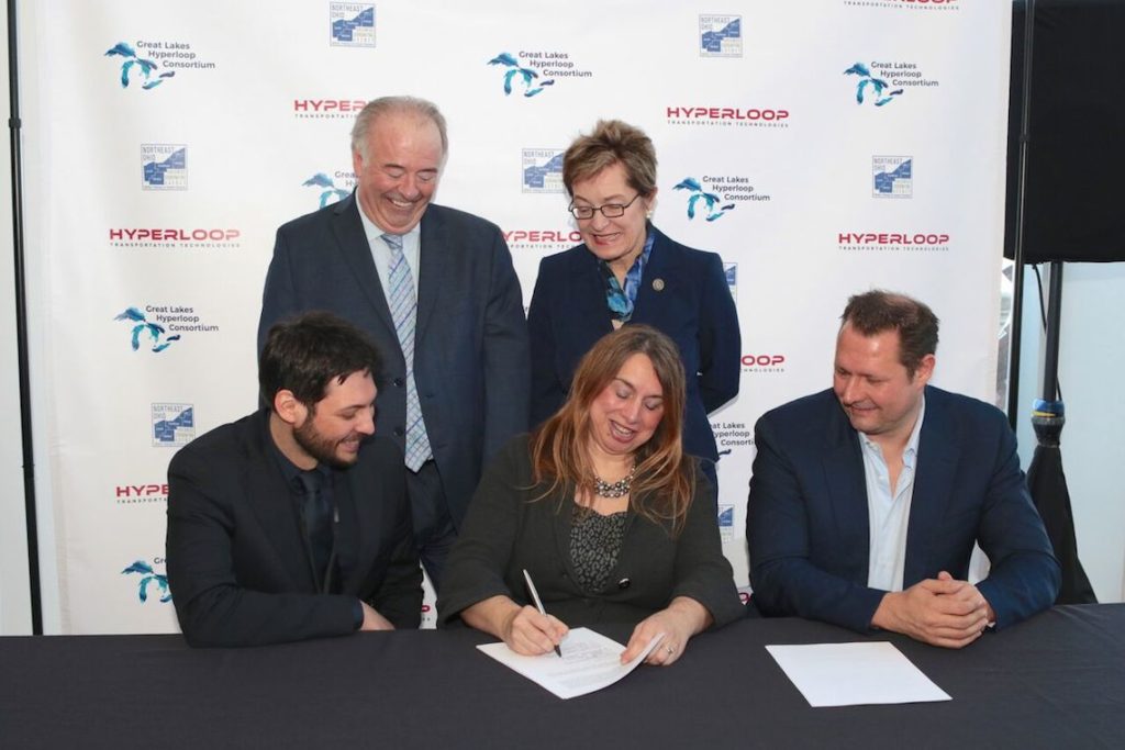 Hyperloop-TT-signe-un-premier-partenariat-public-prive-dans-l-Ohio