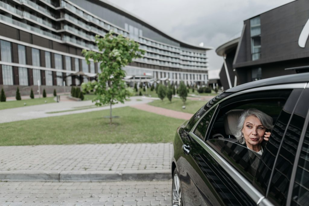 Étude : Les voyageurs d'affaires prêts à adopter l'IA pour leurs déplacements