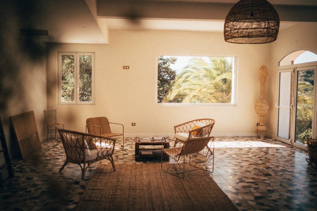 comment-booking-com-voit-la-reprise-du-voyage-et-son-evolution