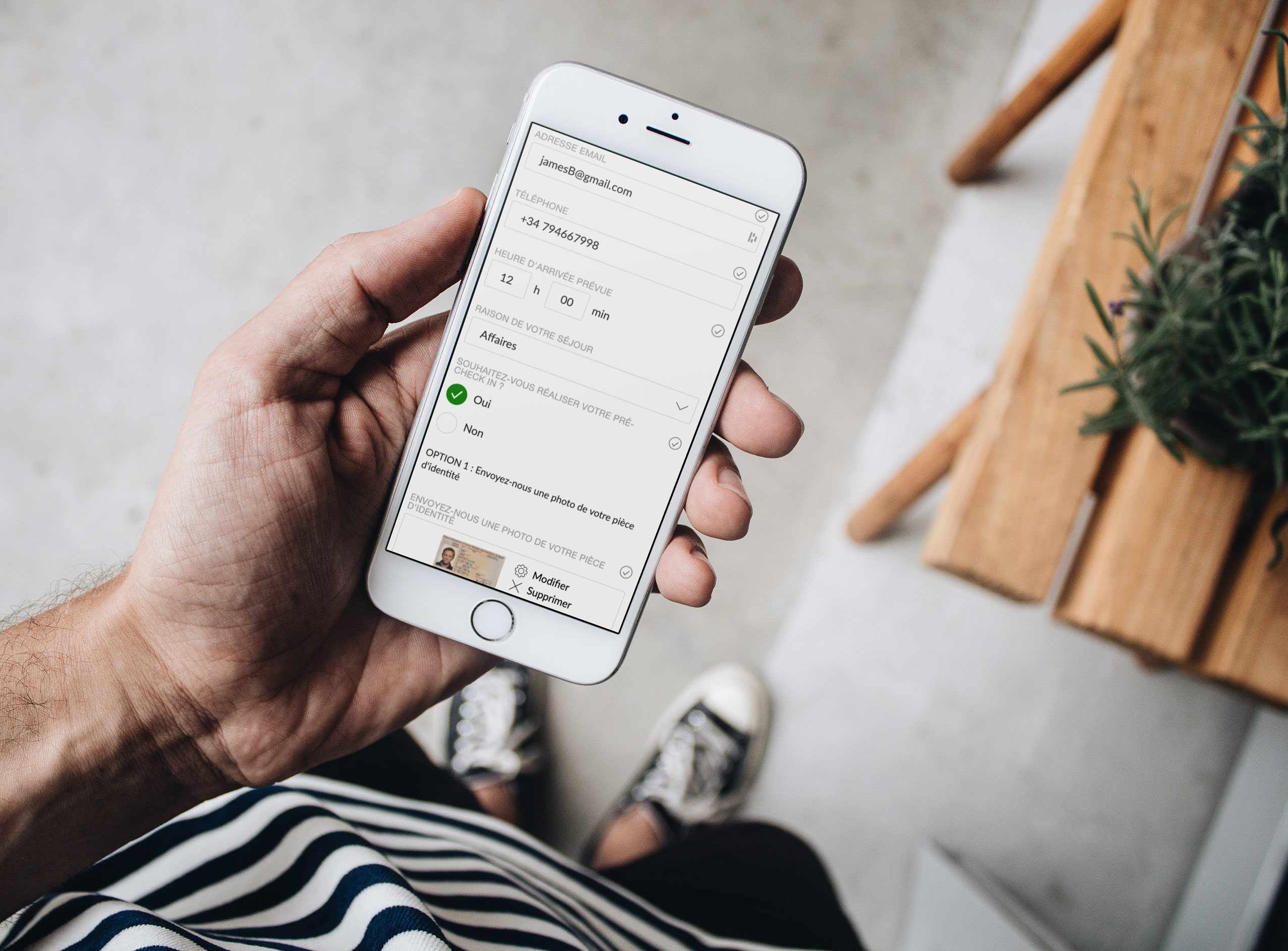 LoungeUp Guest Engagement Platform - Formulaire Pré-check-in FR