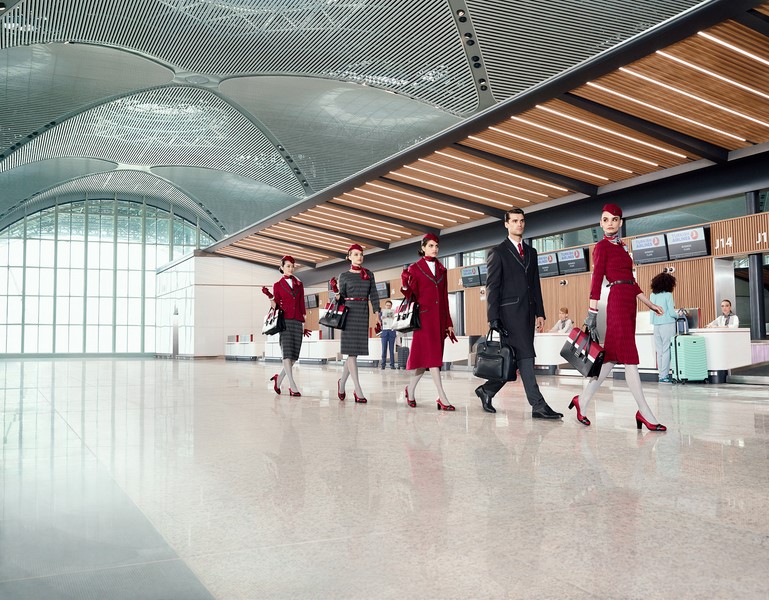 Turkish : un nouvel uniforme pour ouvrir le nouvel aéroport d'Istanbul Turkish : un nouvel uniforme pour ouvrir le nouvel aéroport d'Istanbul