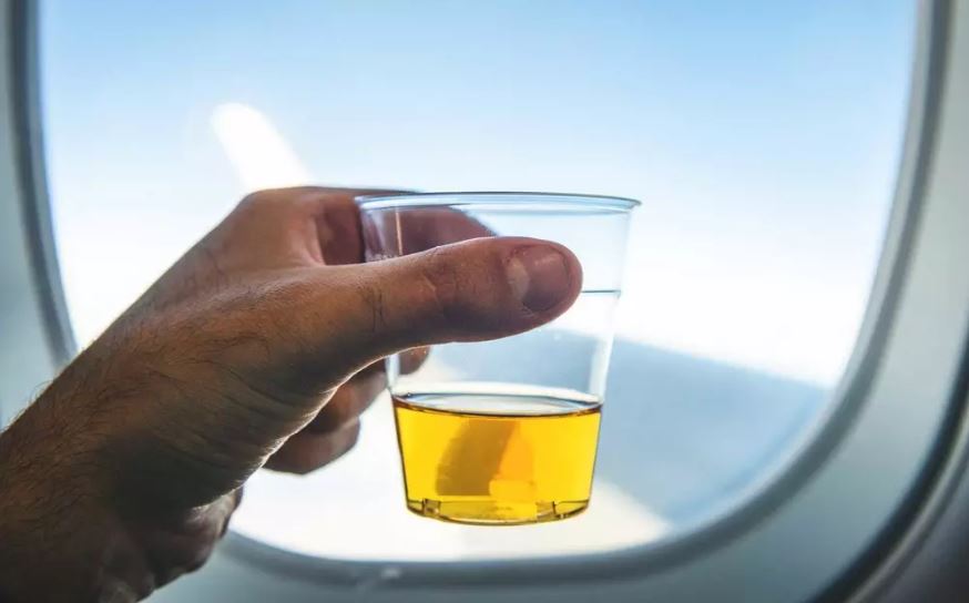 American Airlines augmente le prix des boissons alcoolisées American Airlines augmente le prix des boissons alcoolisées