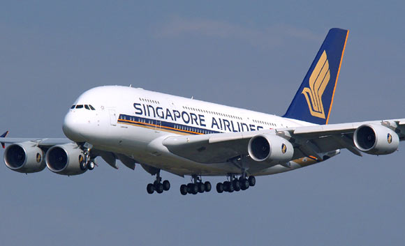 Le kérosène plombe les bénéfices de Singapore Airlines Le kérosène plombe les bénéfices de Singapore Airlines