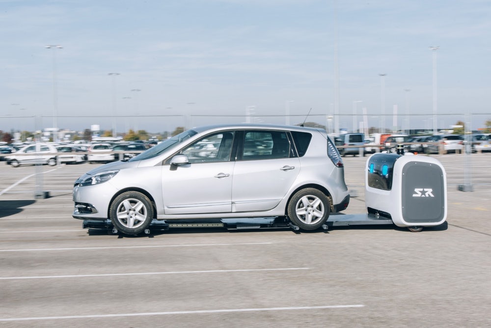 Le robot voiturier arrive à l'aéroport de Londres Gatwick Le robot voiturier arrive à l'aéroport de Londres Gatwick