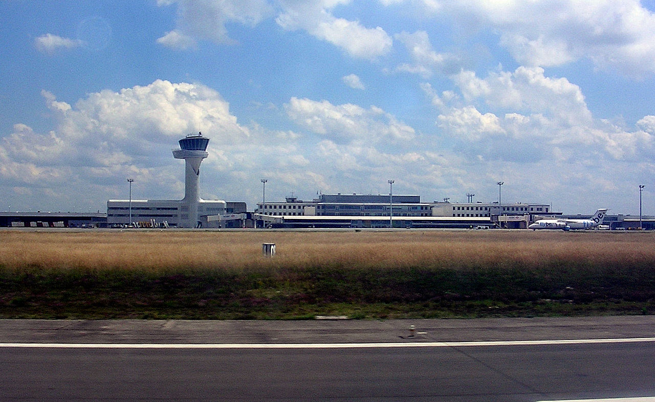 L'aéroport Bordeaux Merignac trop sale ! L'aéroport Bordeaux Merignac trop sale !