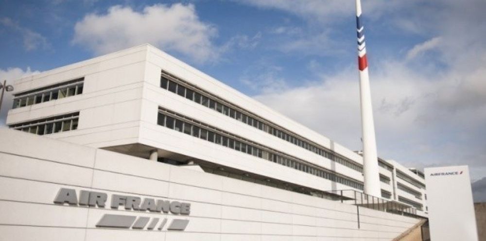 Air France: les syndicats signent plusieurs accords Air France: les syndicats signent plusieurs accords