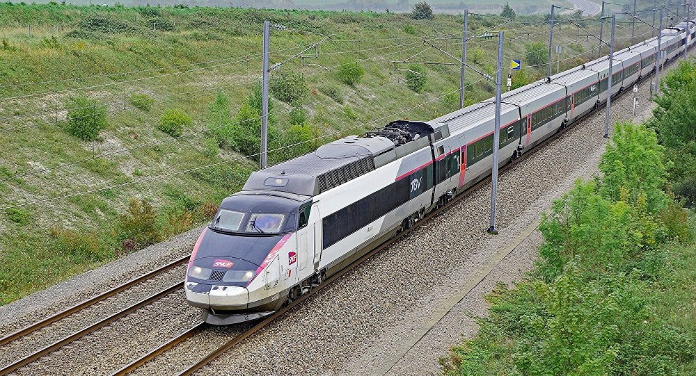 Un TGV percute deux bouteilles de gaz placées sur la ligne Bourg-en-Bresse Genève Un TGV percute deux bouteilles de gaz placées sur la ligne Bourg-en-Bresse Genève