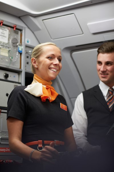 EasyJet recrute 100 hôtesses en France
