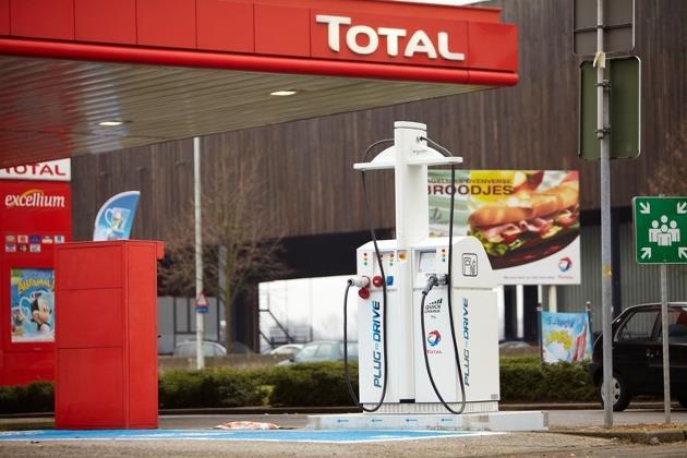 Total va étendre son réseau de bornes de recharge électrique Total va étendre son réseau de bornes de recharge électrique