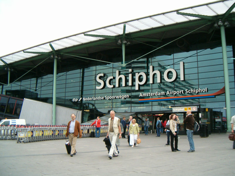 Schiphol ferme ses comptoirs d'information et mise sur le digital
