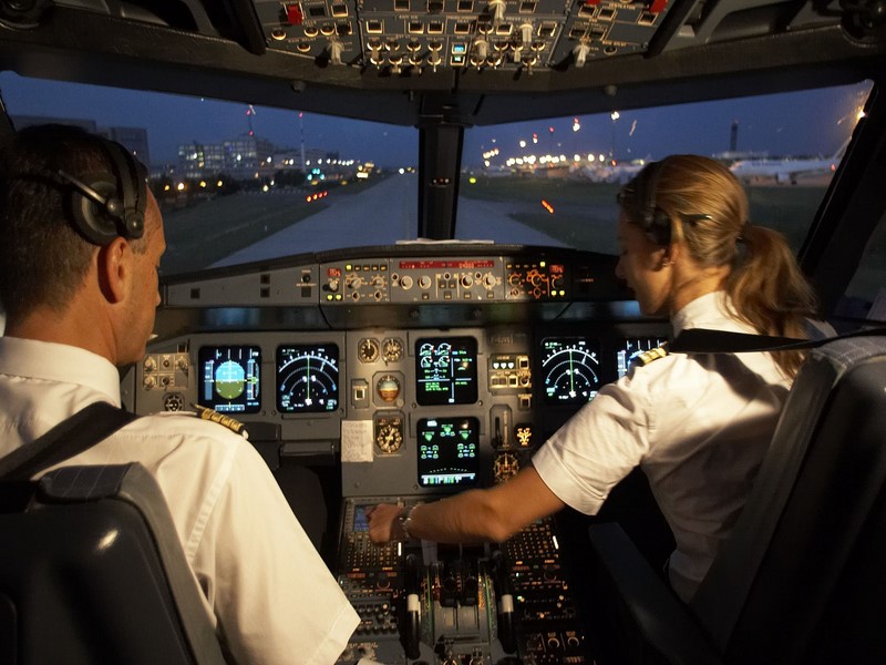 Les femmes découragées de devenir pilote de ligne Les femmes découragées de devenir pilote de ligne