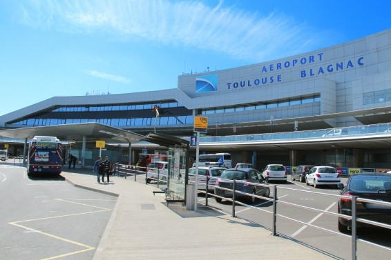 Aéroport de Toulouse: Prends l'oseille et tire-toi ! Aéroport de Toulouse: Prends l'oseille et tire-toi !