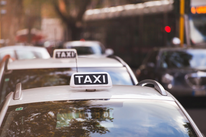 Le leader français du taxi déploie un assistant virtuel alimenté par intelligence artificielle générative, développé en partenariat avec la scale-up française Dydu.