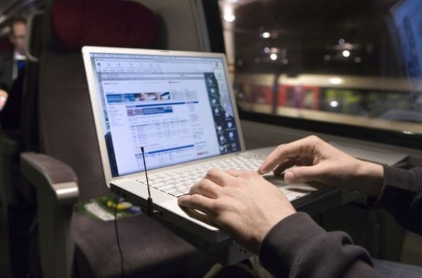 Les chemins de fer suisses testent l'internet gratuit à bord des trains Les chemins de fer suisses testent l'internet gratuit à bord des trains