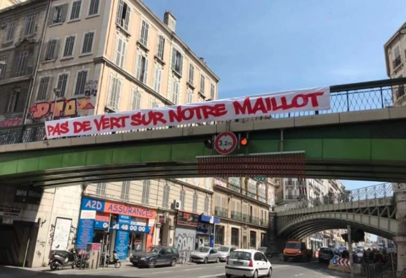 Uber Eats cède face aux supporters de l'Olympique de Marseille Uber Eats cède face aux supporters de l'Olympique de Marseille