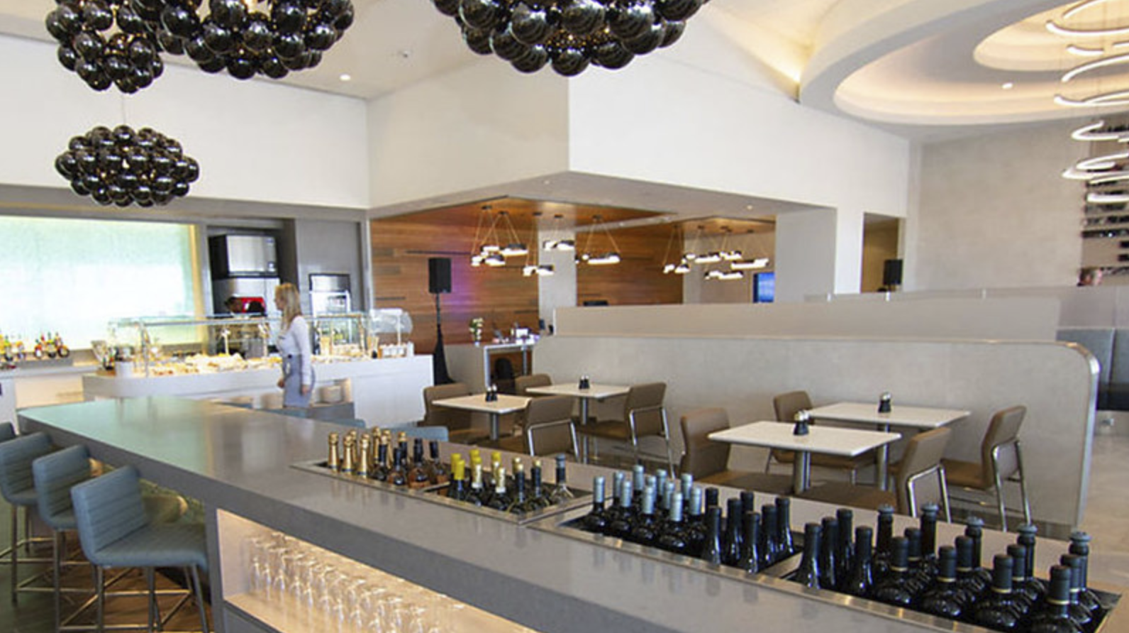 American Airlines dévoile son flagship lounge à l'aéroport de Dallas-Fort Worth American Airlines dévoile son flagship lounge à l'aéroport de Dallas-Fort Worth