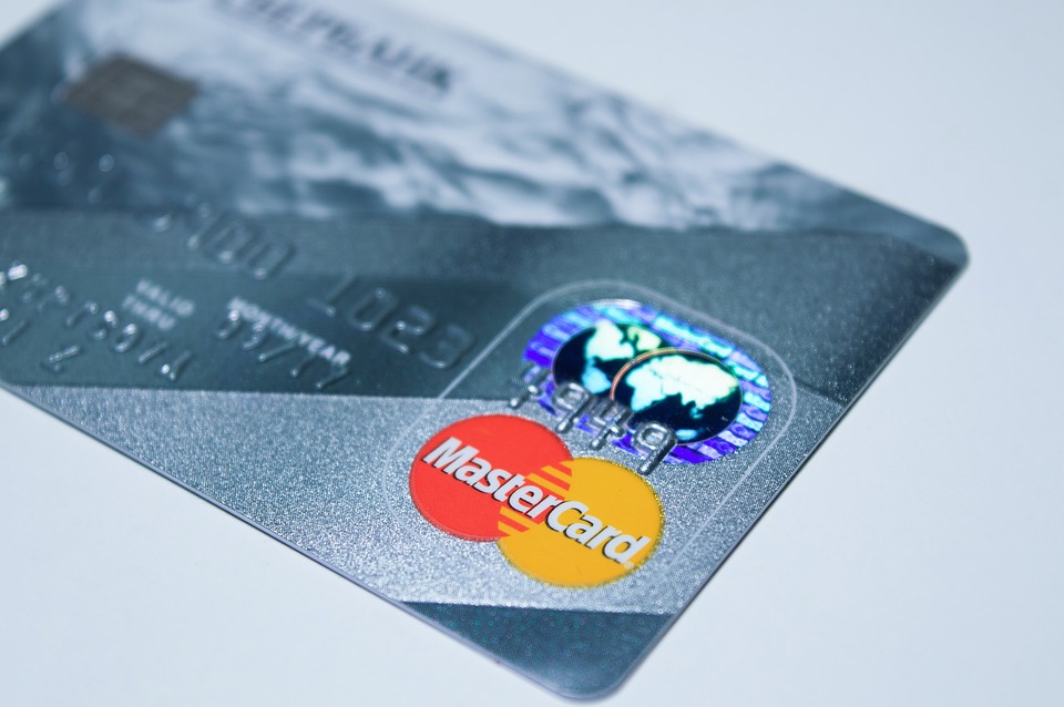 Voyages d'affaires : Mastercard dit tout à Google