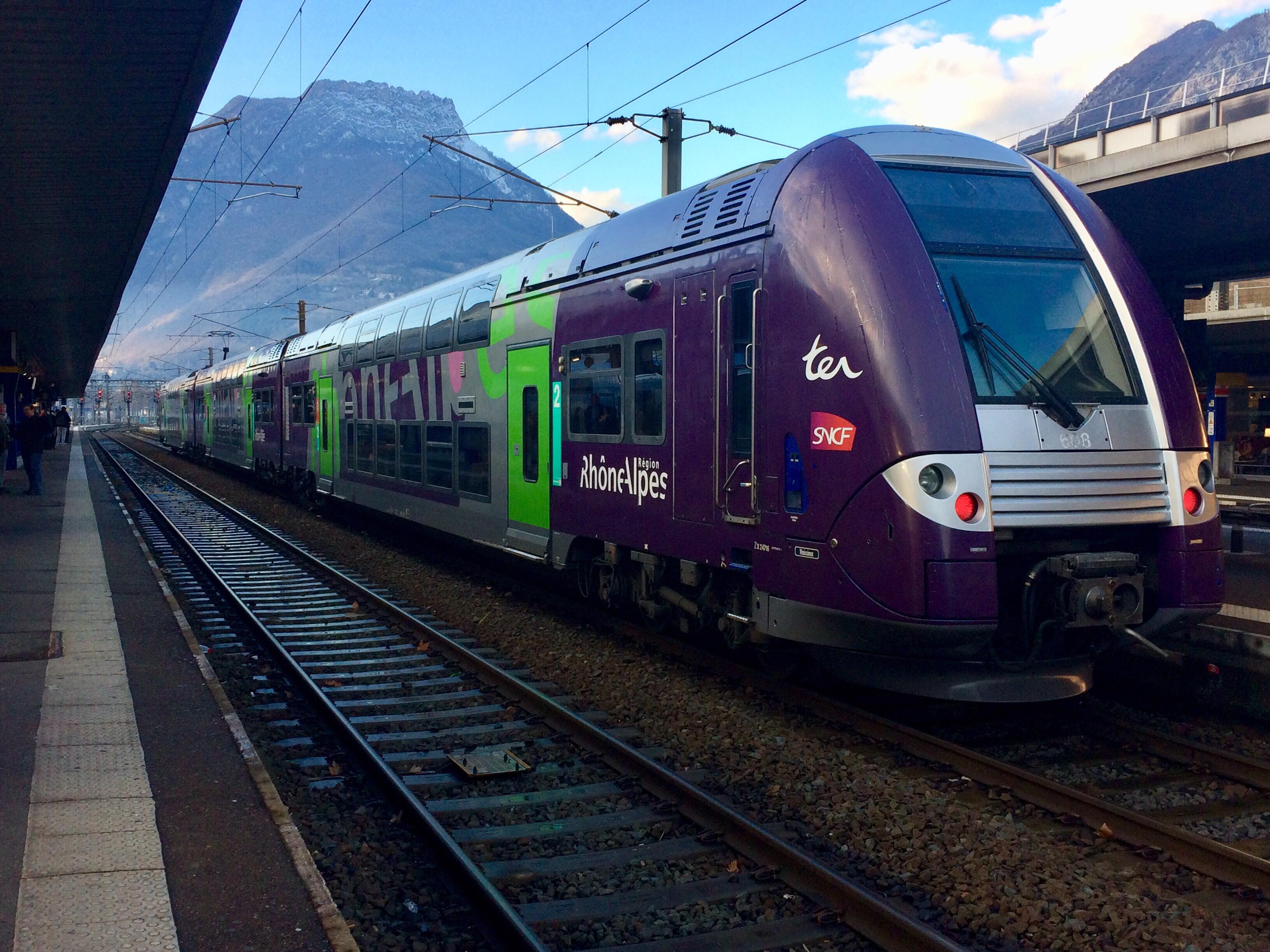 SNCF: pas de trains sur la ligne Lyon-Grenoble jusqu'à dimanche soir SNCF: pas de trains sur la ligne Lyon-Grenoble jusqu'à dimanche soir