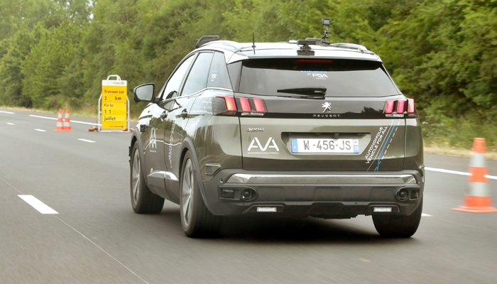 Peugeot teste une 3008 autonome sur l'A10 et l'A11 Peugeot teste une 3008 autonome sur l'A10 et l'A11