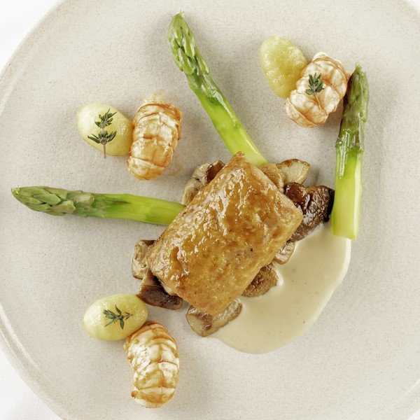 Air France : un nouveau chef aux commandes des menus La Première et Business au départ de Singapour Air France : un nouveau chef aux commandes des menus La Première et Business au départ de Singapour