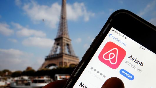Airbnb a accueilli plus de 500 millions de voyageurs depuis sa création Airbnb a accueilli plus de 500 millions de voyageurs depuis sa création