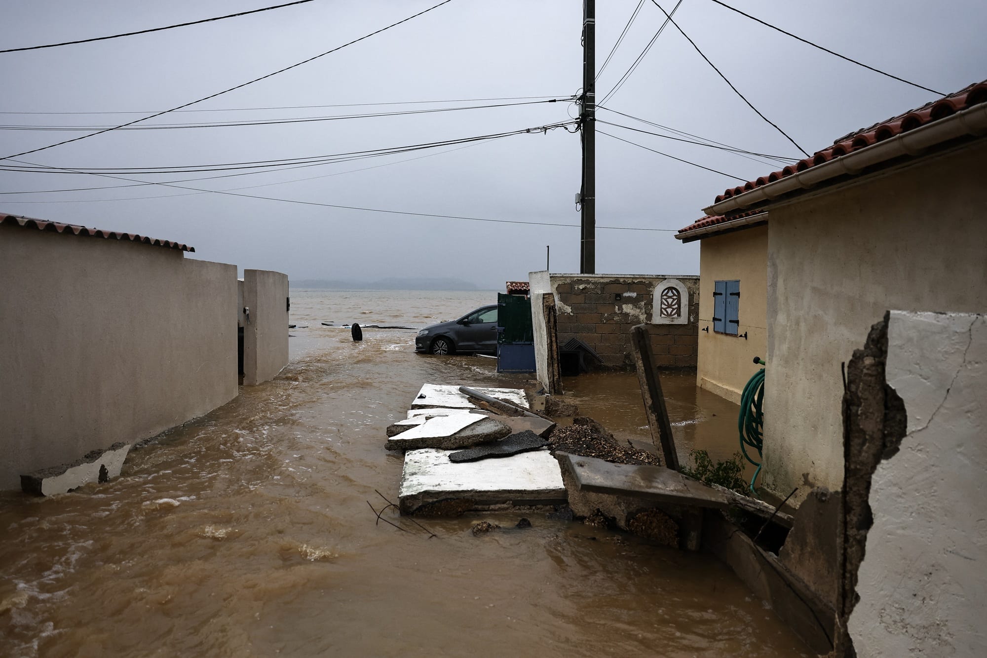 Storm Adam Disrupts SNCF Train Traffic in Southeast France Until Friday